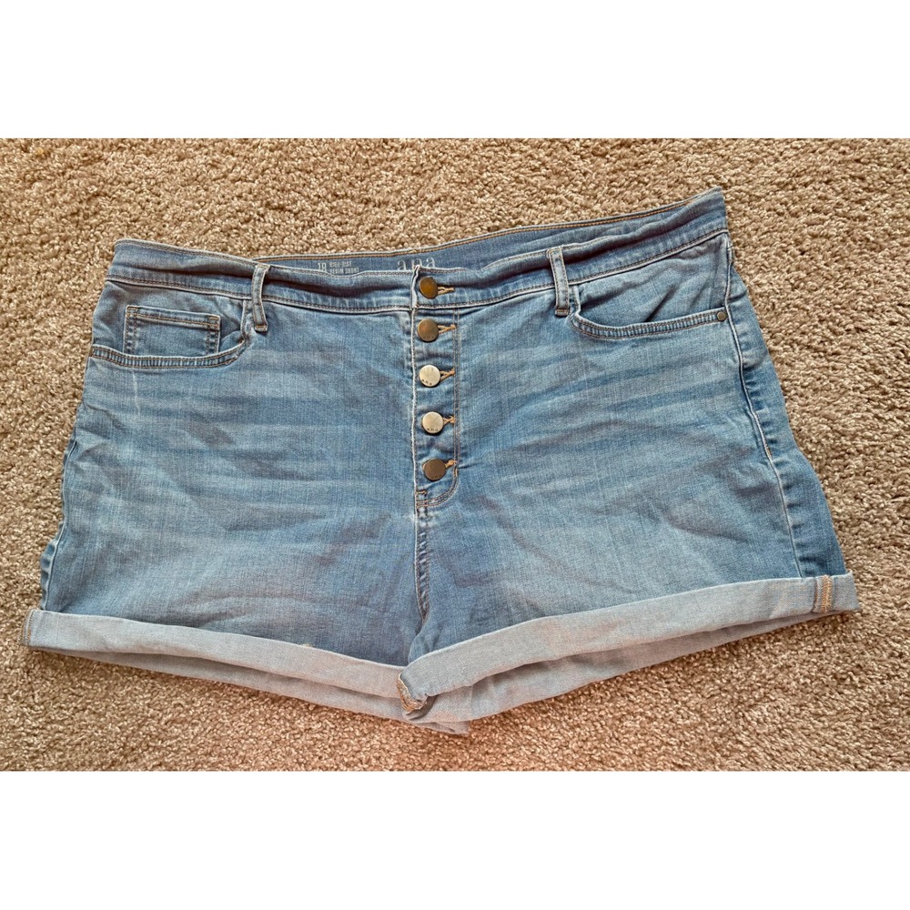 ANA Womens High Rise Denim Shorts Light Wash Button Fly Cuffed Size 18